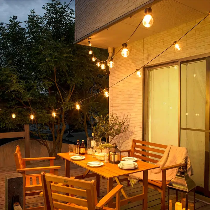 Retro-Inspired Outdoor Garden Lamp
