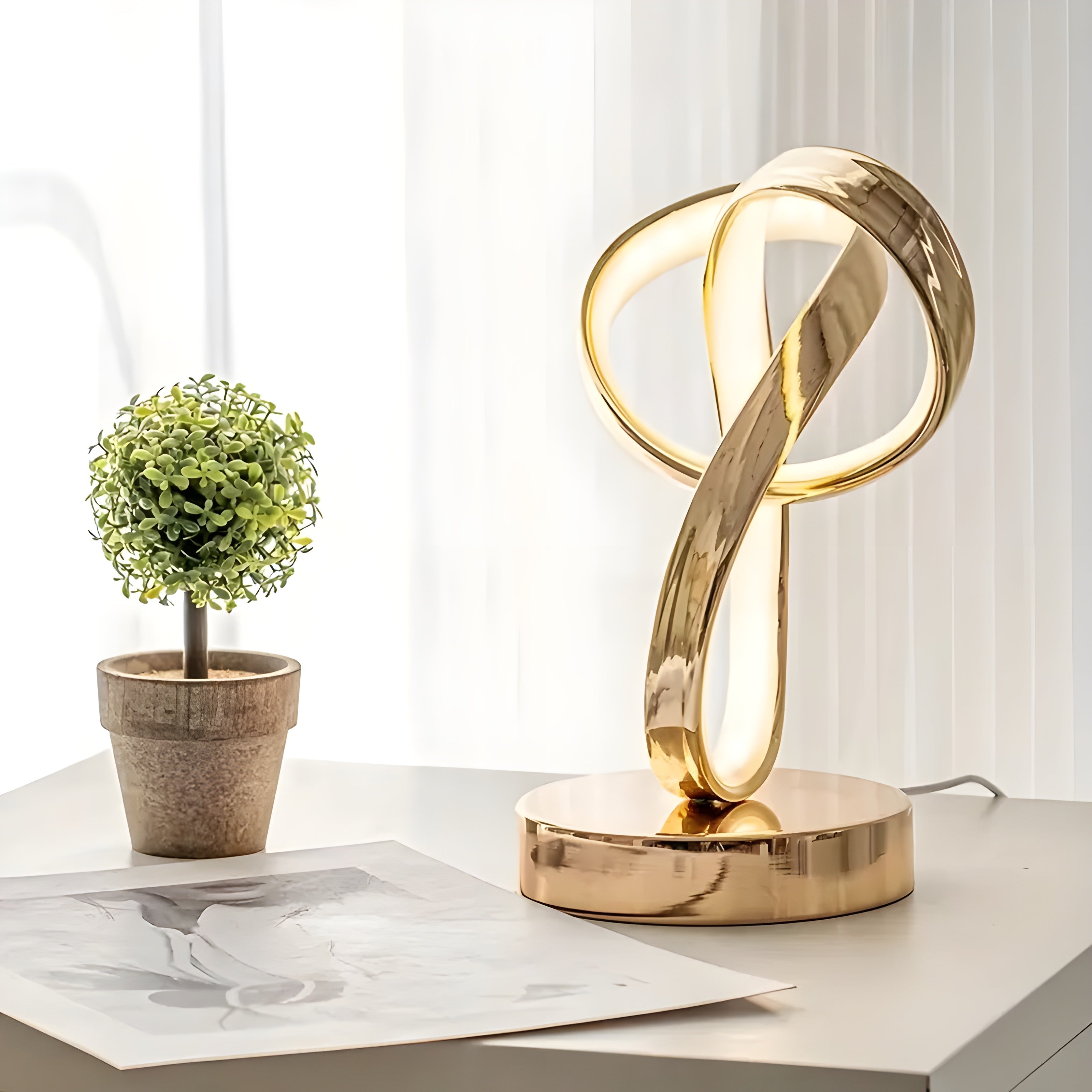 Geometric Ring Table Lamp
