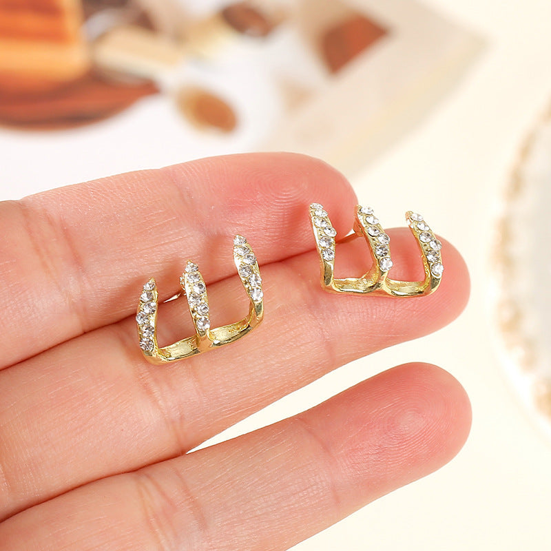 Three-Prong Stud Earrings with Stone